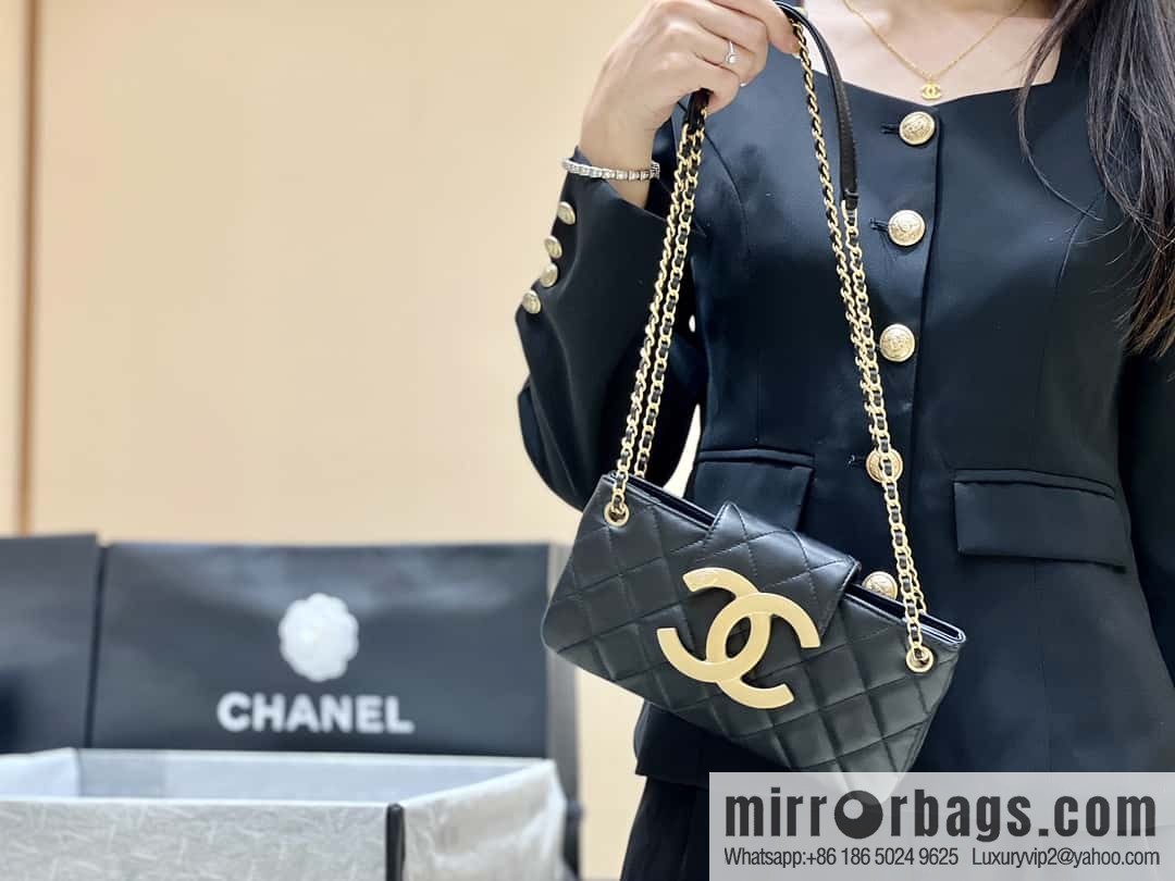 CHANEL 24C early spring vacation series Vintage double C baguette bag AS4611