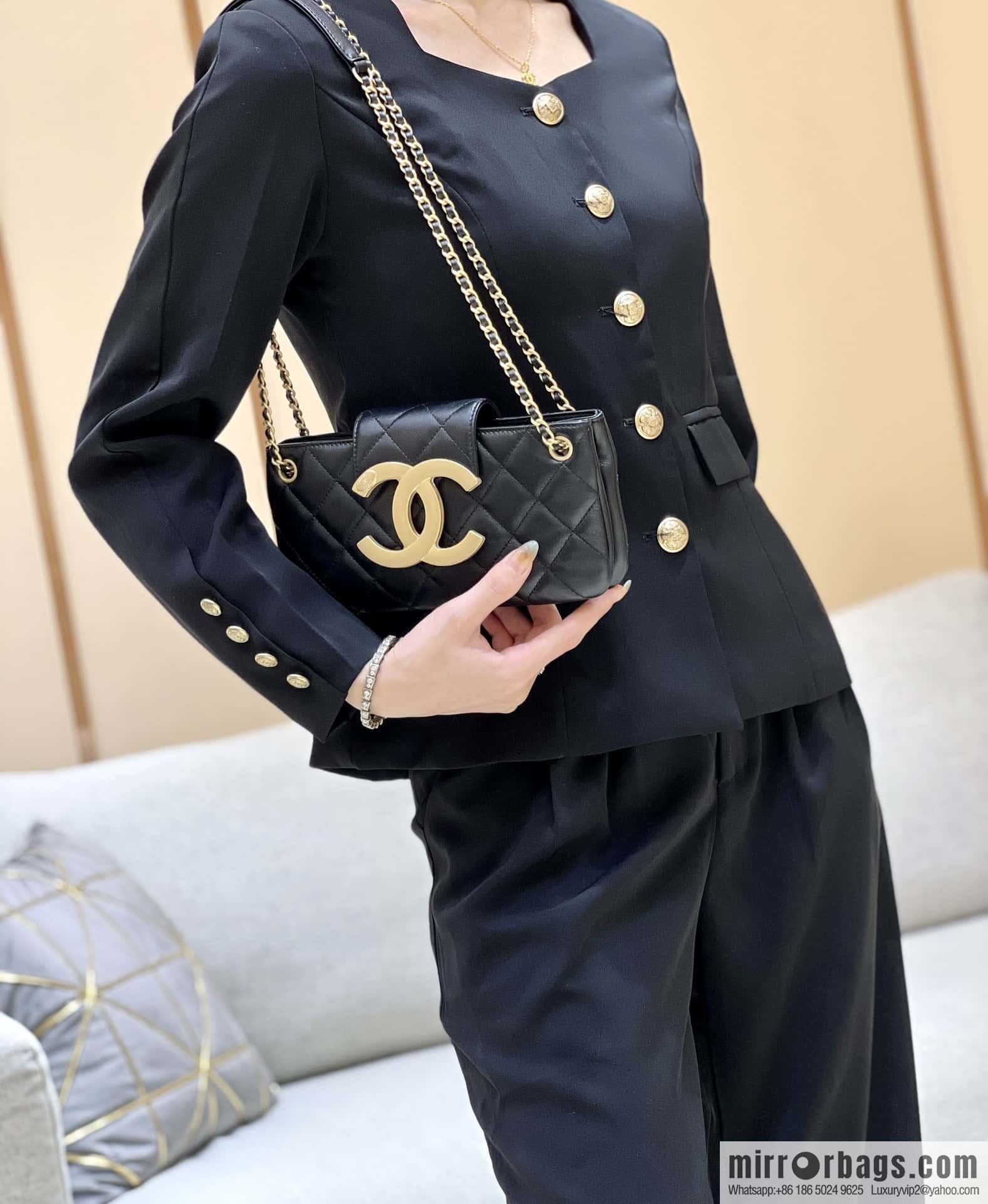 CHANEL 24C early spring vacation series Vintage double C baguette bag AS4611