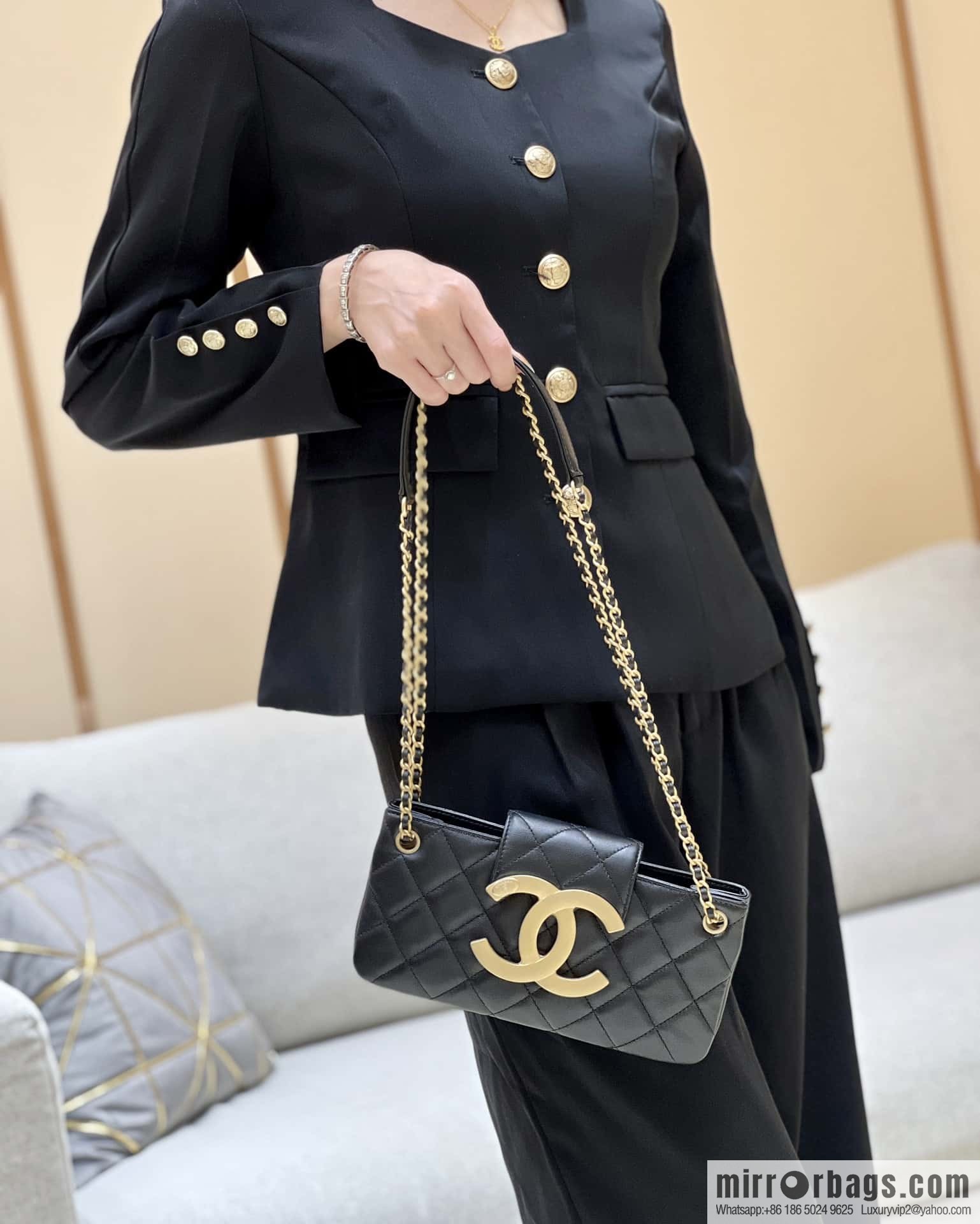 CHANEL 24C early spring vacation series Vintage double C baguette bag AS4611