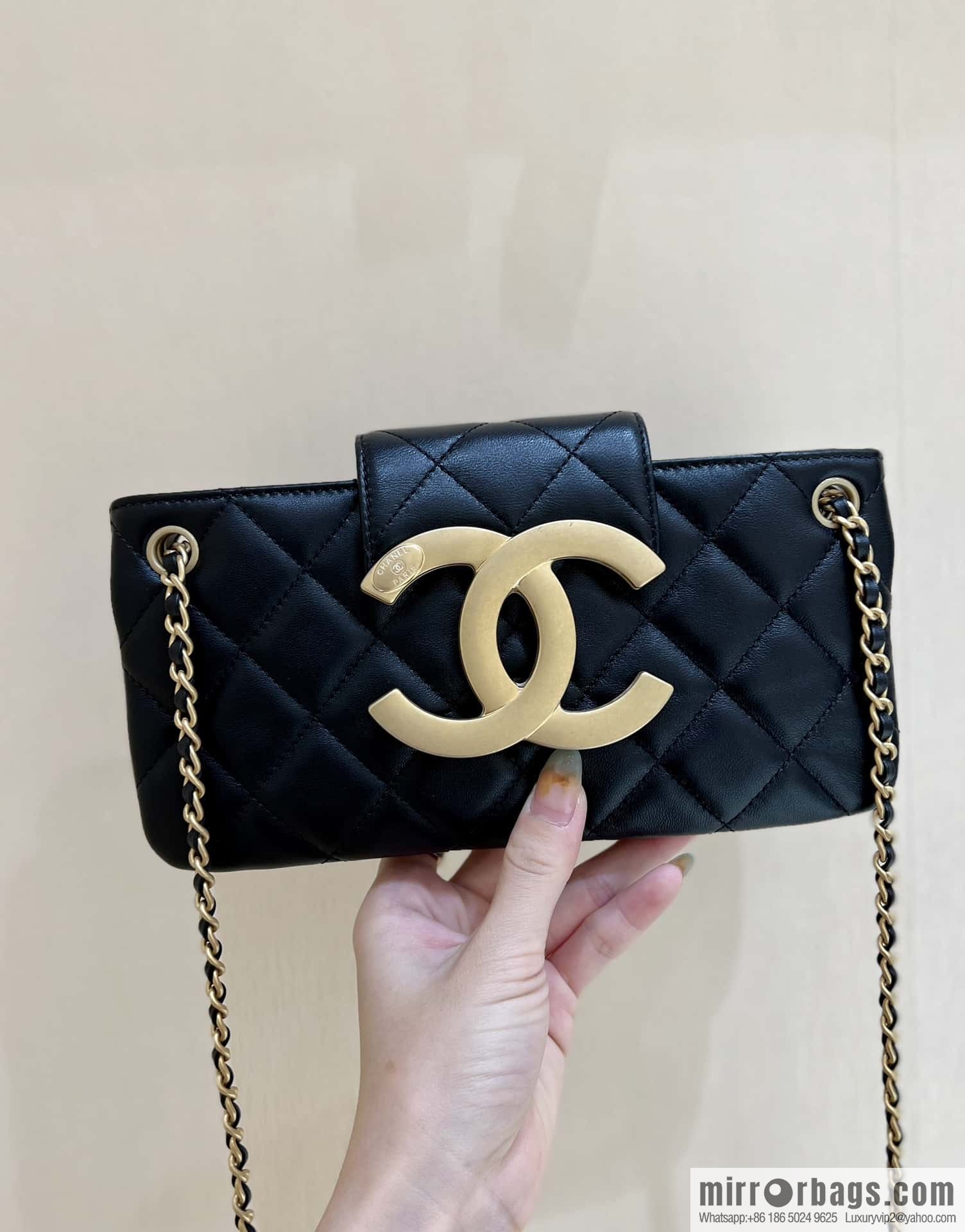 CHANEL 24C early spring vacation series Vintage double C baguette bag AS4611