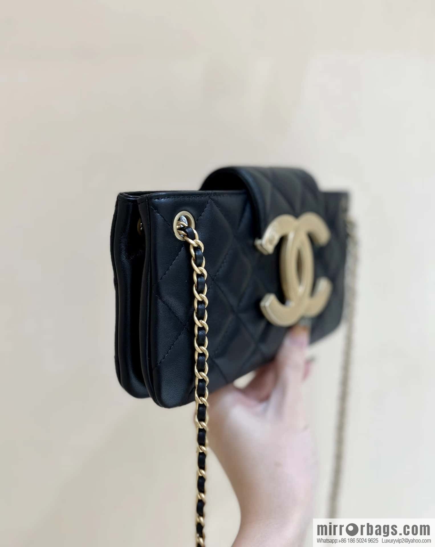 CHANEL 24C early spring vacation series Vintage double C baguette bag AS4611