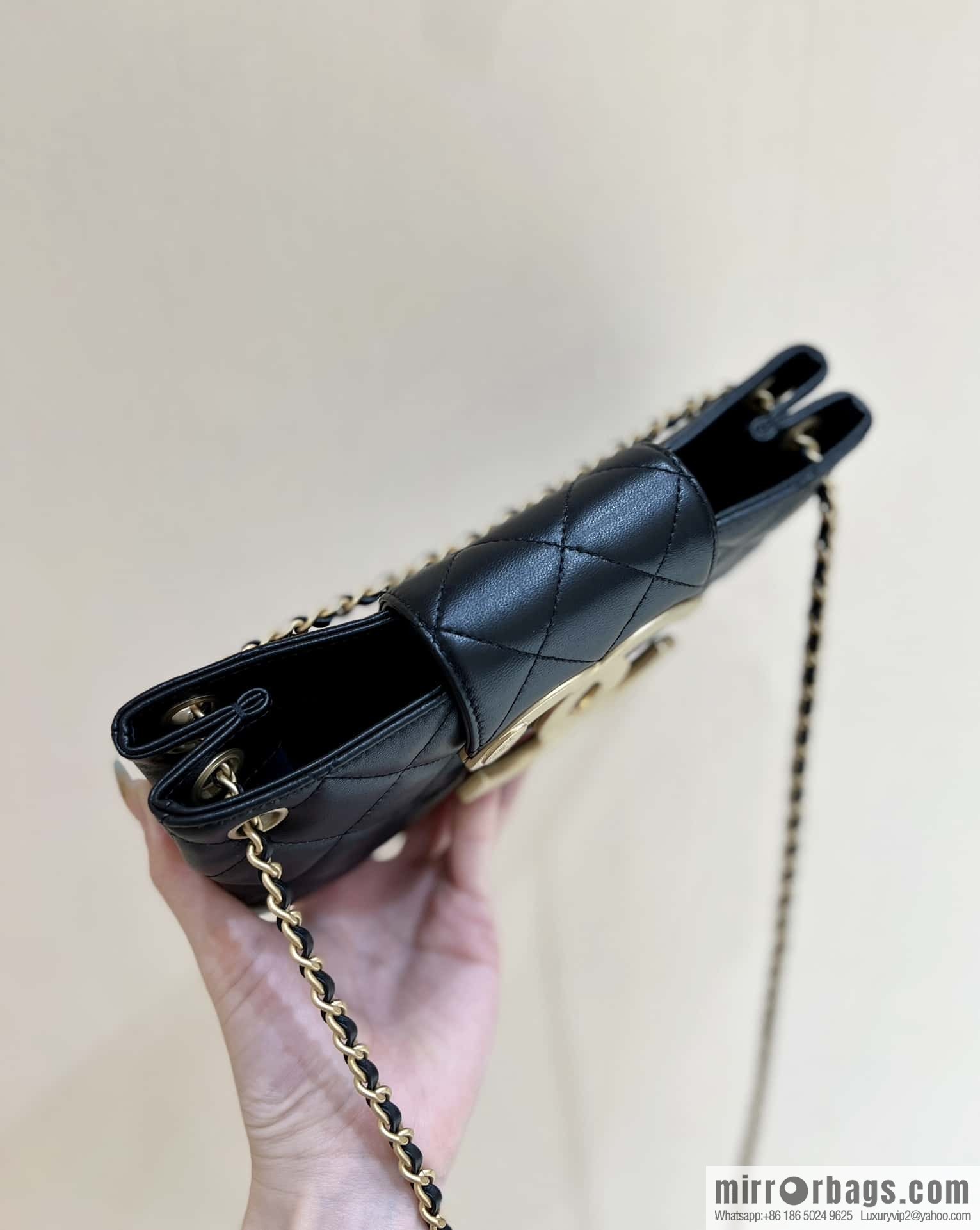 CHANEL 24C early spring vacation series Vintage double C baguette bag AS4611