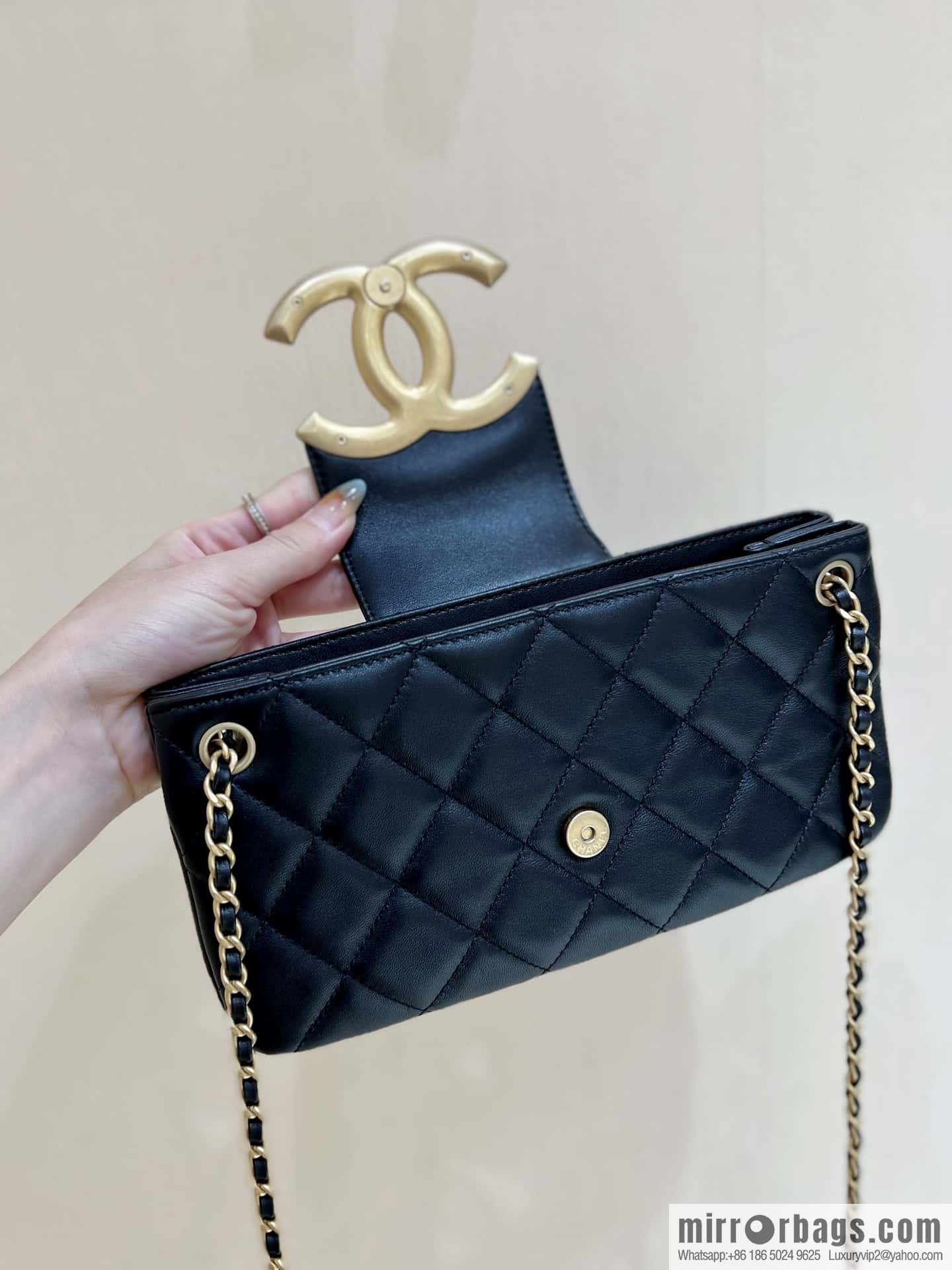 CHANEL 24C early spring vacation series Vintage double C baguette bag AS4611