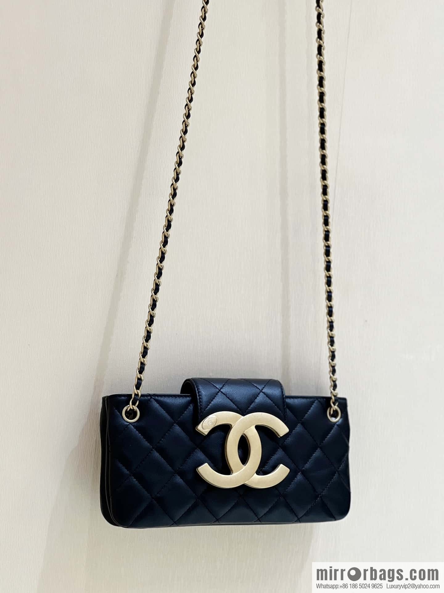CHANEL 24C early spring vacation series Vintage double C baguette bag AS4611