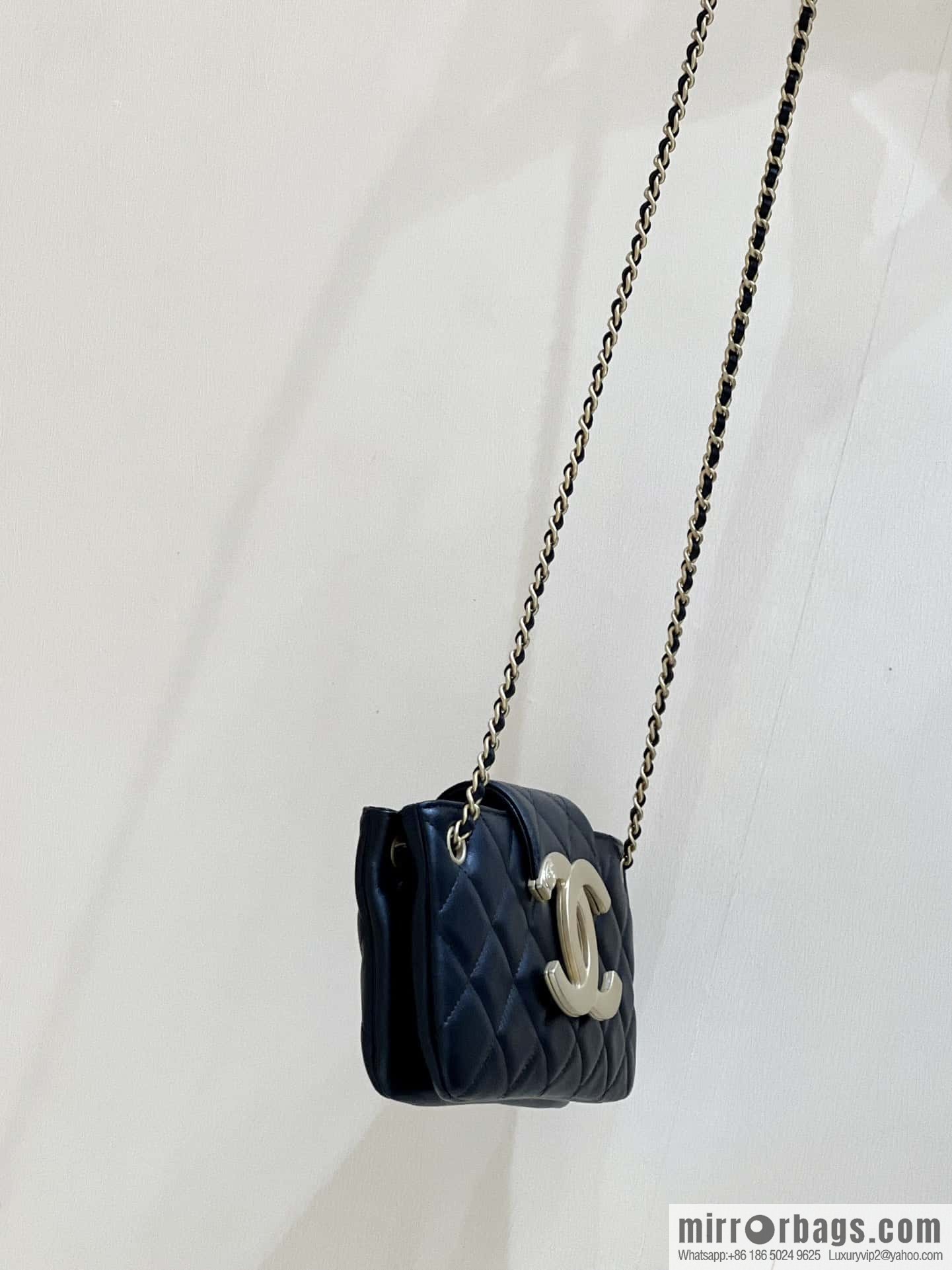 CHANEL 24C early spring vacation series Vintage double C baguette bag AS4611