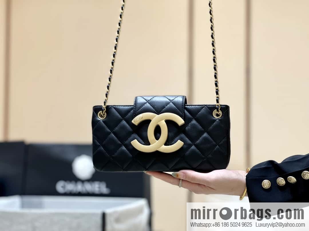 CHANEL 24C early spring vacation series Vintage double C baguette bag AS4611