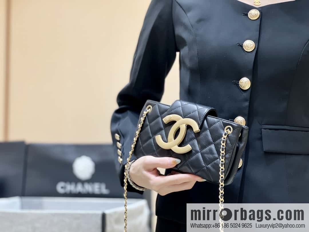 CHANEL 24C early spring vacation series Vintage double C baguette bag AS4611