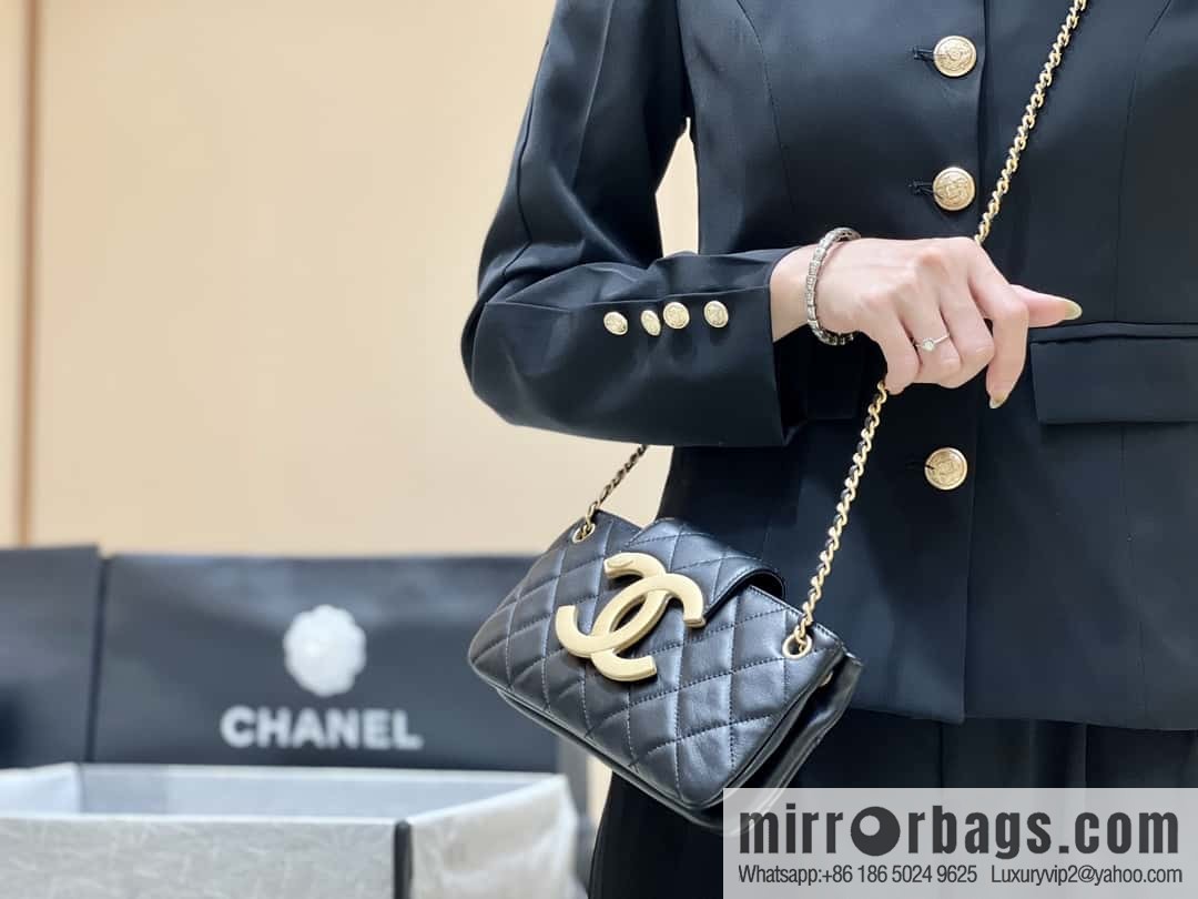 CHANEL 24C early spring vacation series Vintage double C baguette bag AS4611