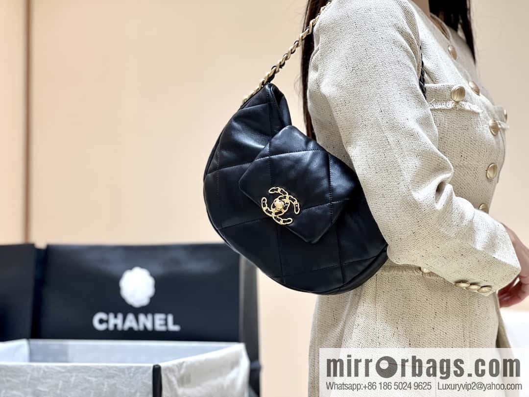 CHANEL 24C Early Spring Holiday Series 19bag Underarm Dumpling Bag AS4638