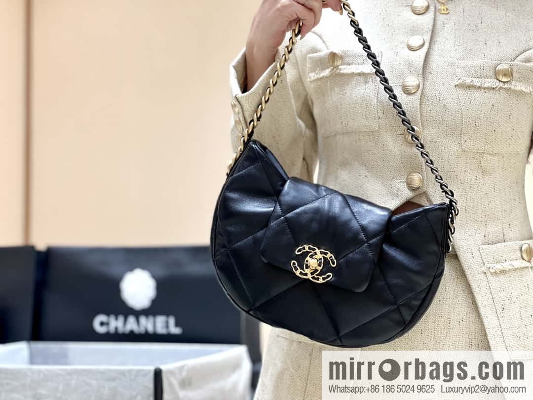 CHANEL 24C Early Spring Holiday Series 19bag Underarm Dumpling Bag AS4638