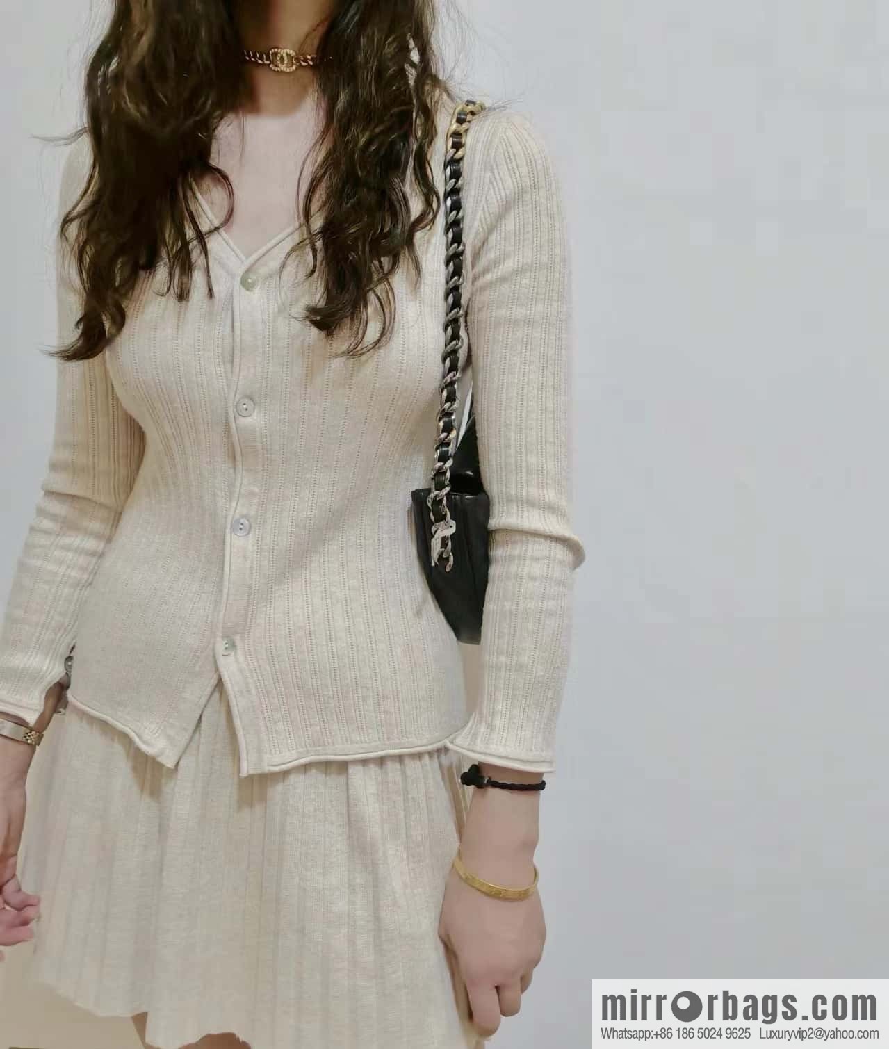 CHANEL 24C Early Spring Holiday Series 19bag Underarm Dumpling Bag AS4638