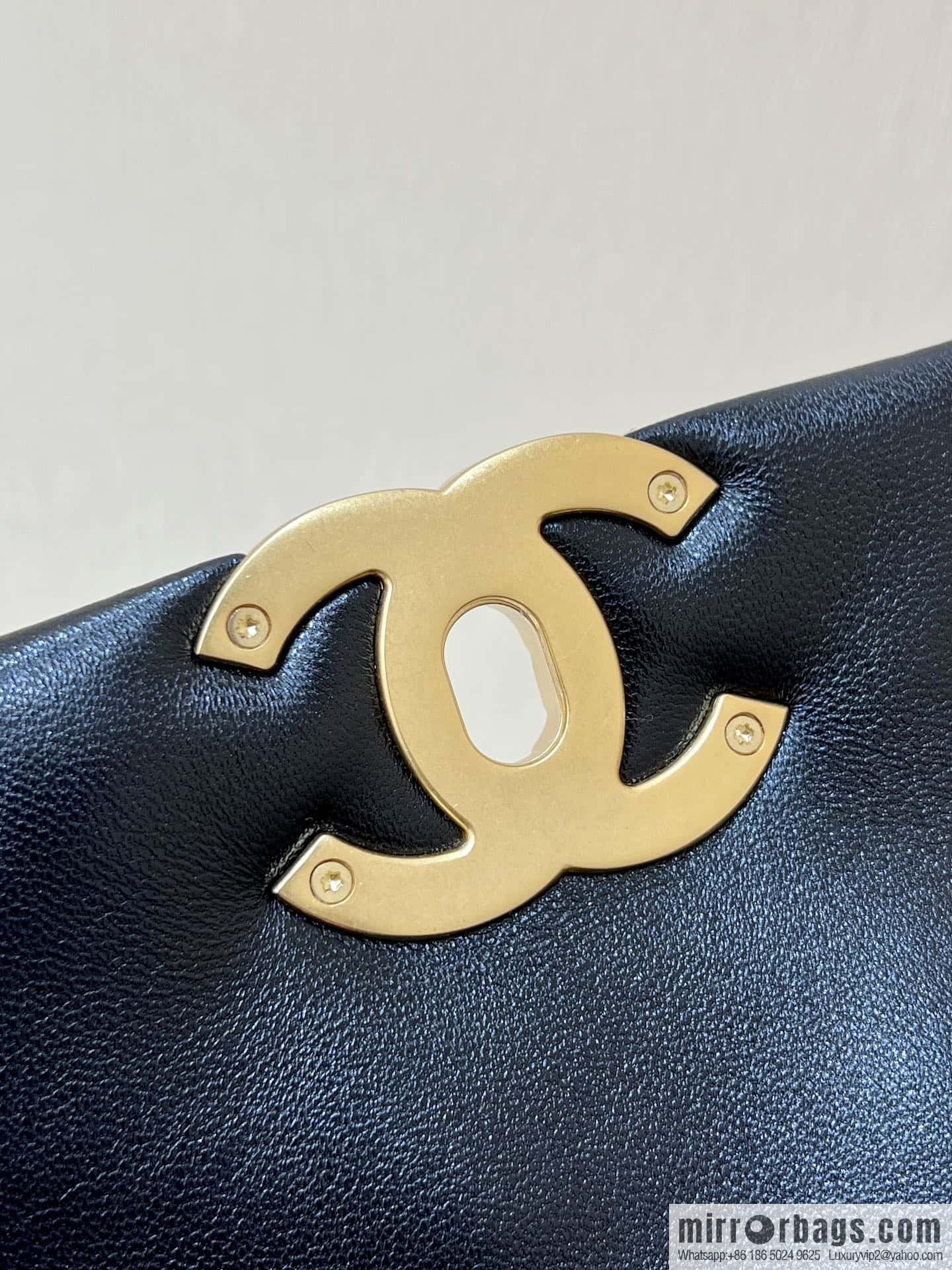 CHANEL 24C Early Spring Holiday Series 19bag Underarm Dumpling Bag AS4638