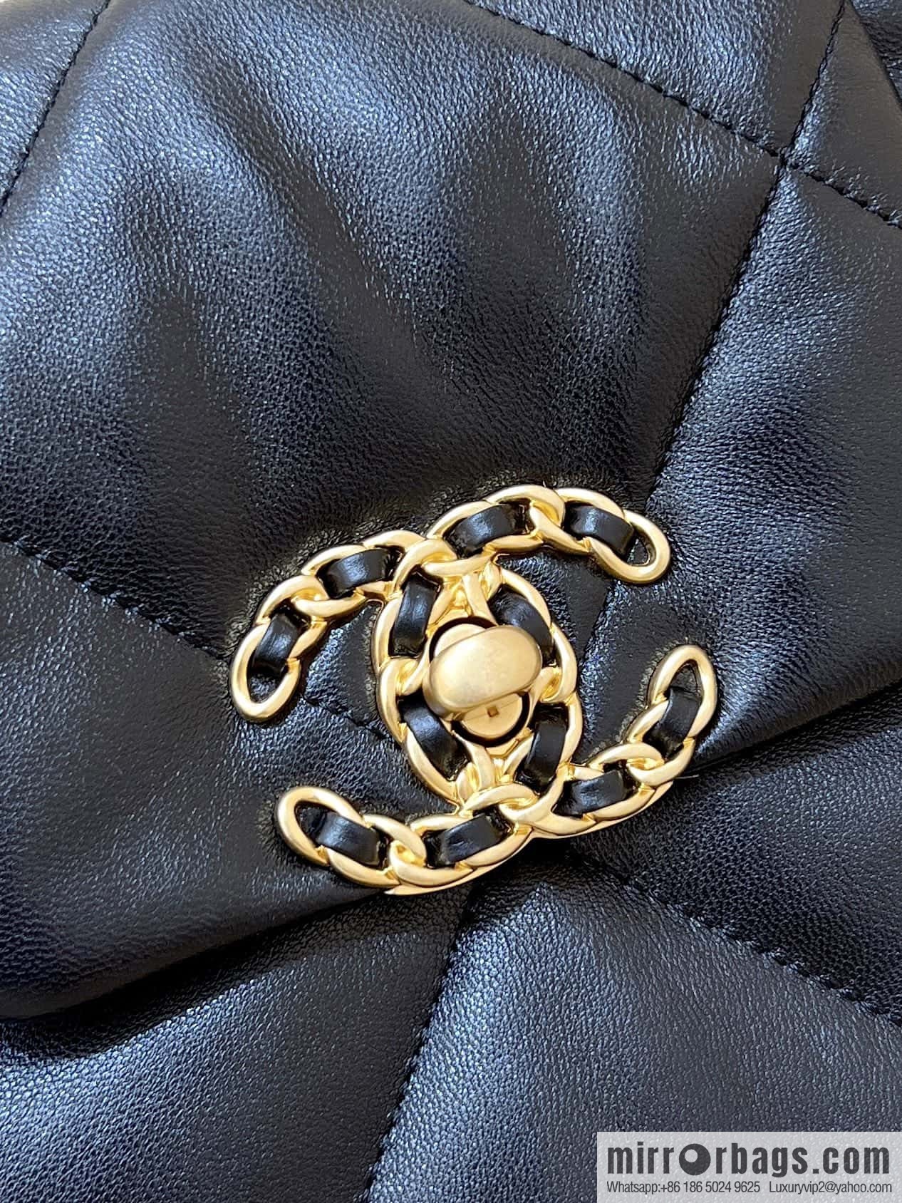 CHANEL 24C Early Spring Holiday Series 19bag Underarm Dumpling Bag AS4638