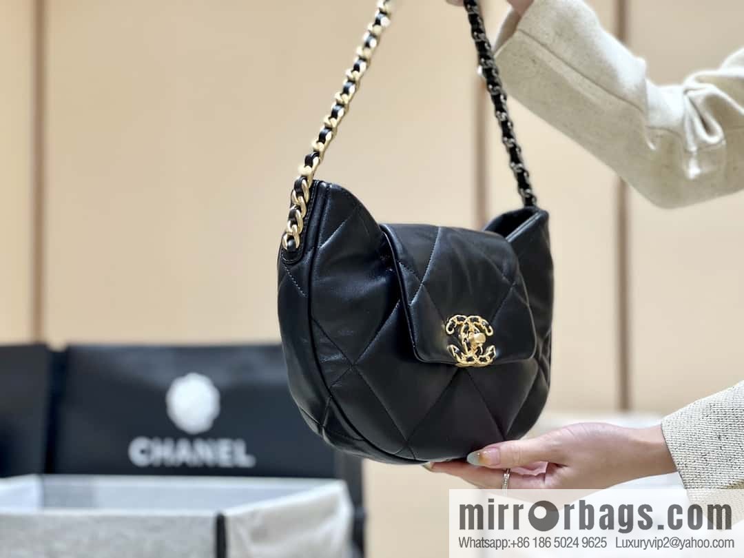 CHANEL 24C Early Spring Holiday Series 19bag Underarm Dumpling Bag AS4638