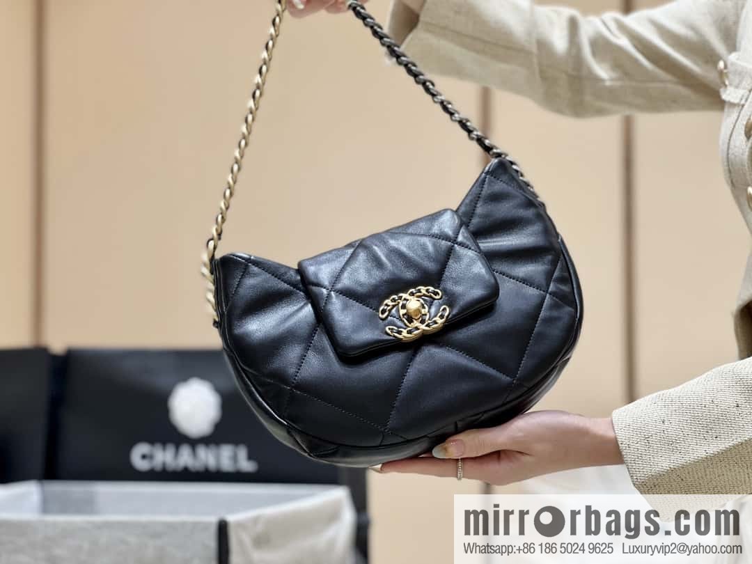 CHANEL 24C Early Spring Holiday Series 19bag Underarm Dumpling Bag AS4638