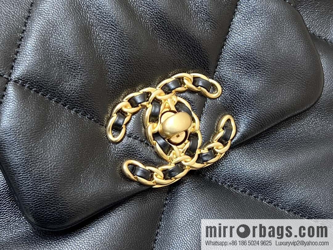 CHANEL 24C Early Spring Holiday Series 19bag Underarm Dumpling Bag AS4638