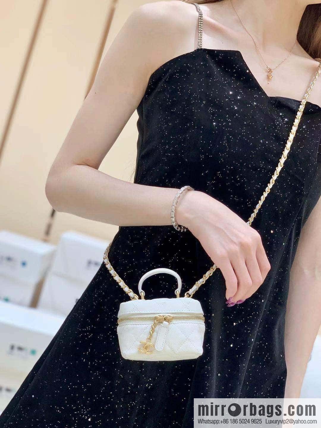 CHANEL global limited catwalk mini box bag AP2194 white