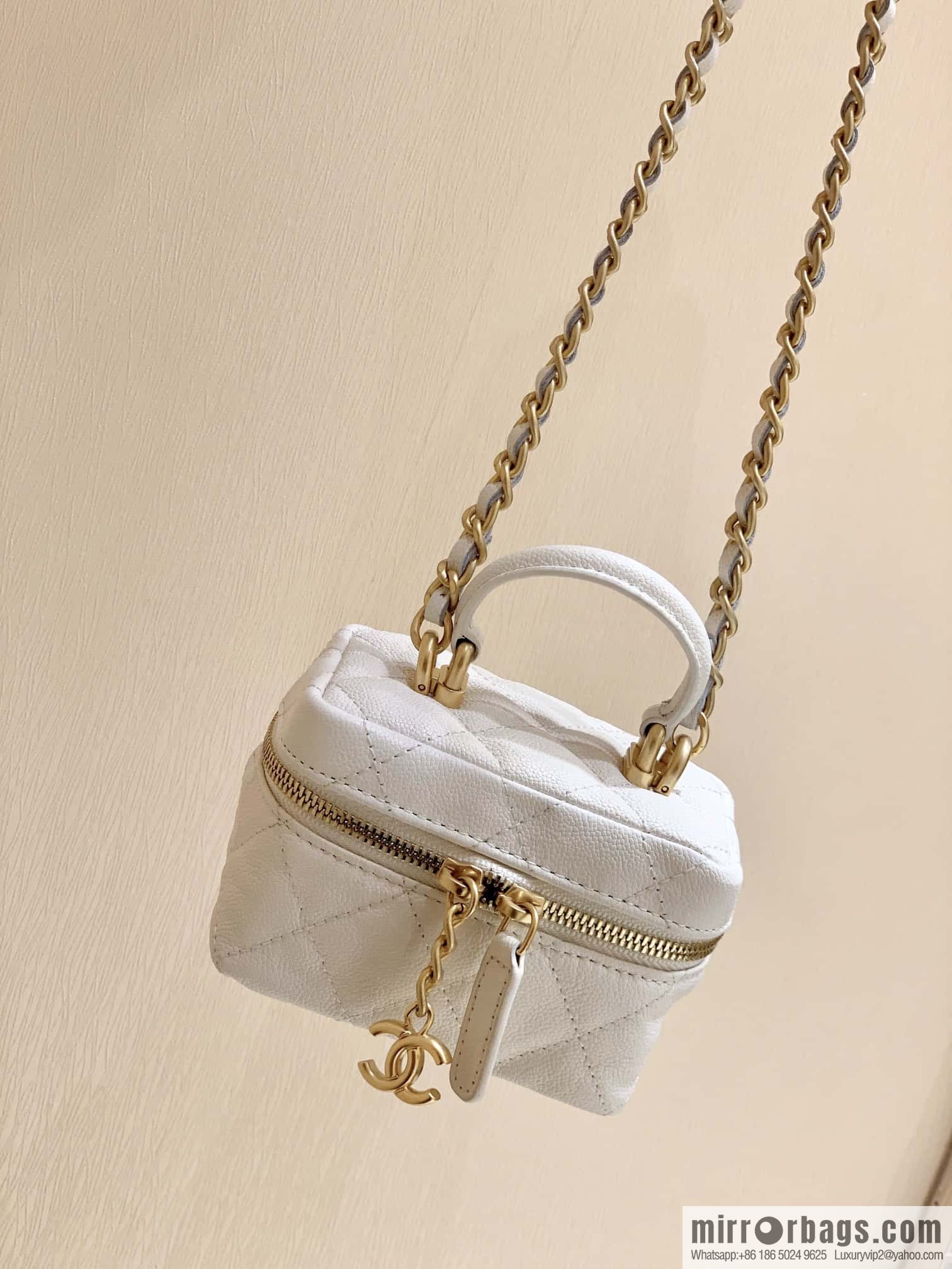 CHANEL global limited catwalk mini box bag AP2194 white