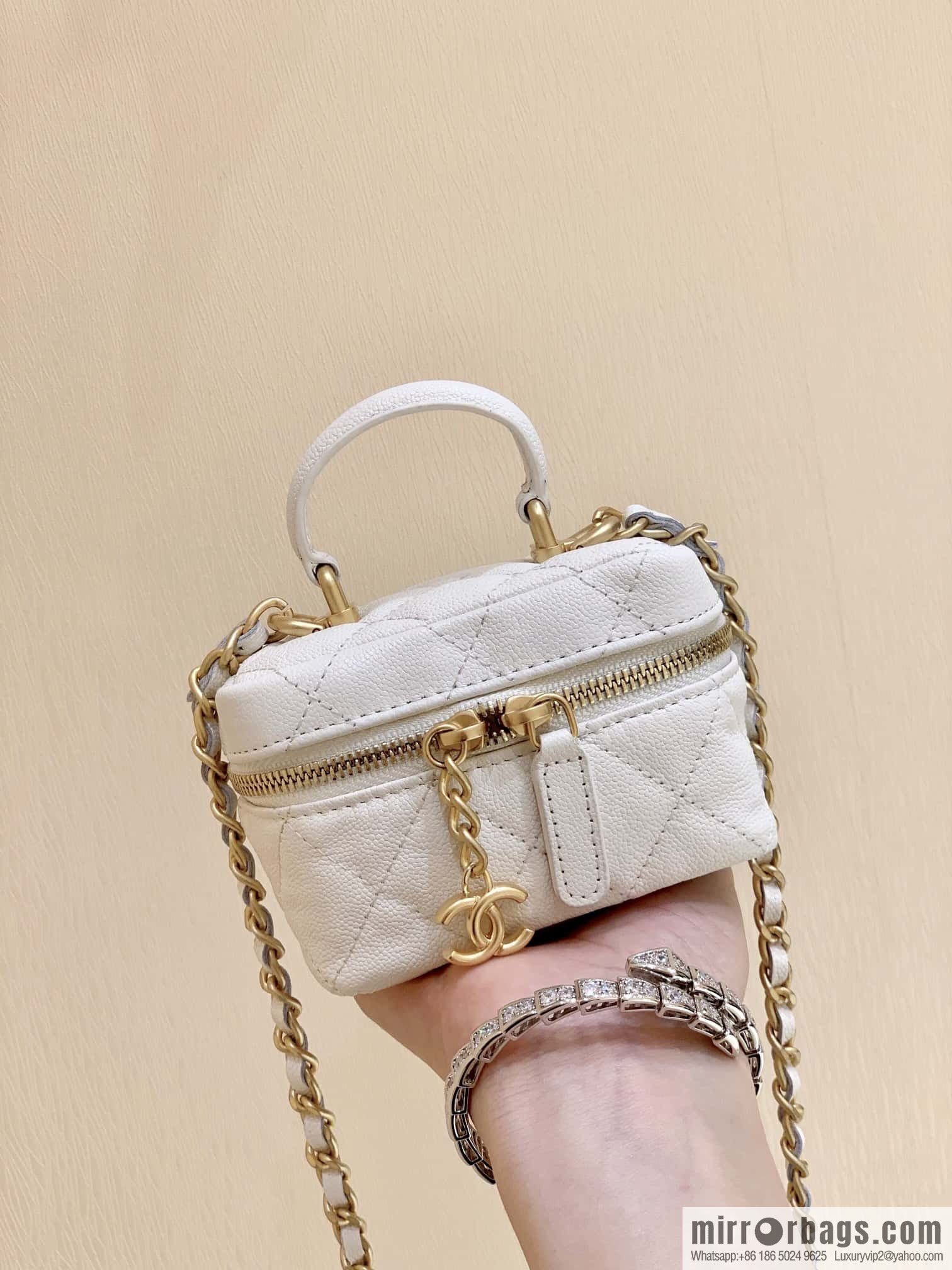 CHANEL global limited catwalk mini box bag AP2194 white