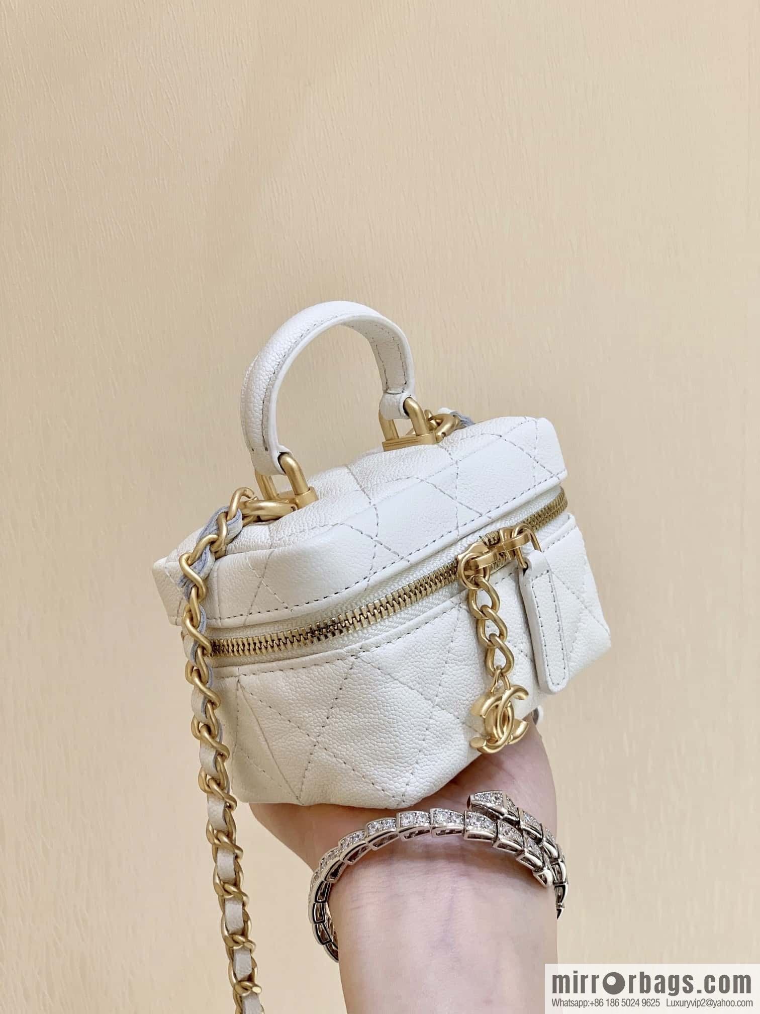 CHANEL global limited catwalk mini box bag AP2194 white