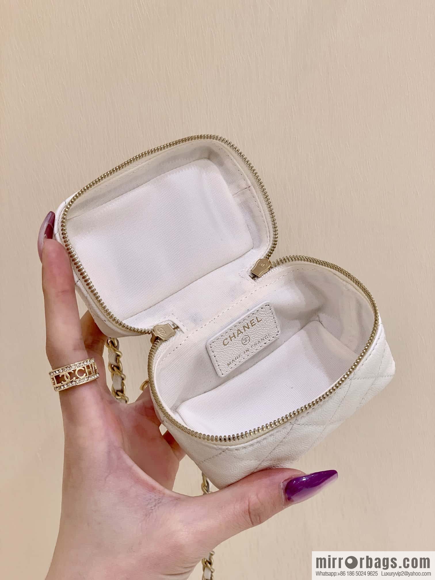 CHANEL global limited catwalk mini box bag AP2194 white