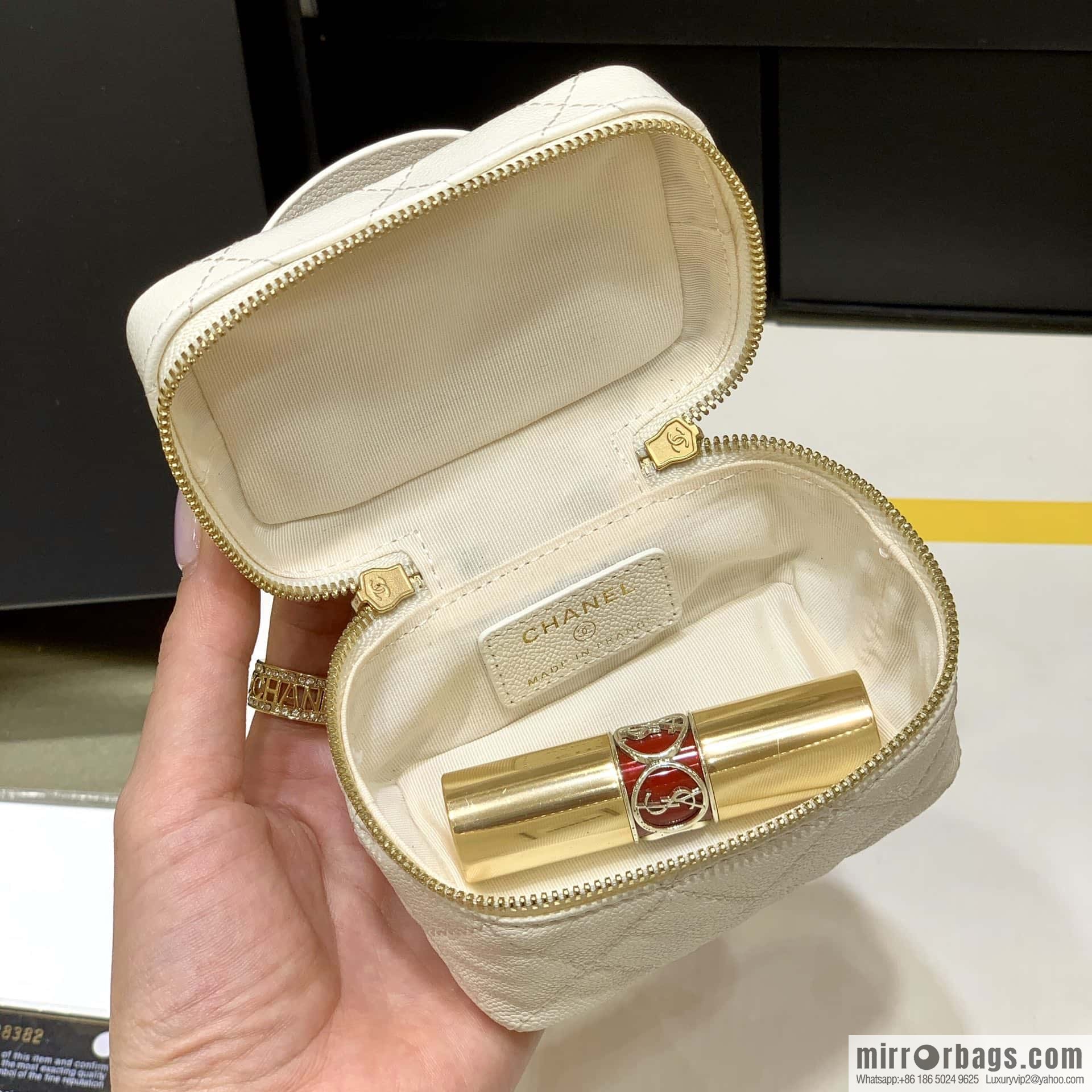 CHANEL global limited catwalk mini box bag AP2194 white