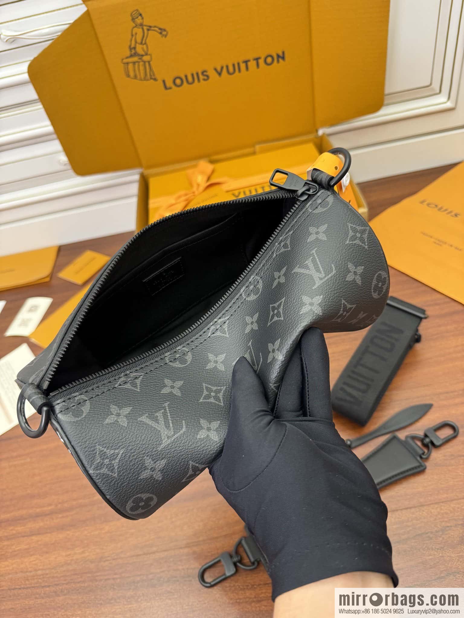 LV M46796 Soft Polochon PM