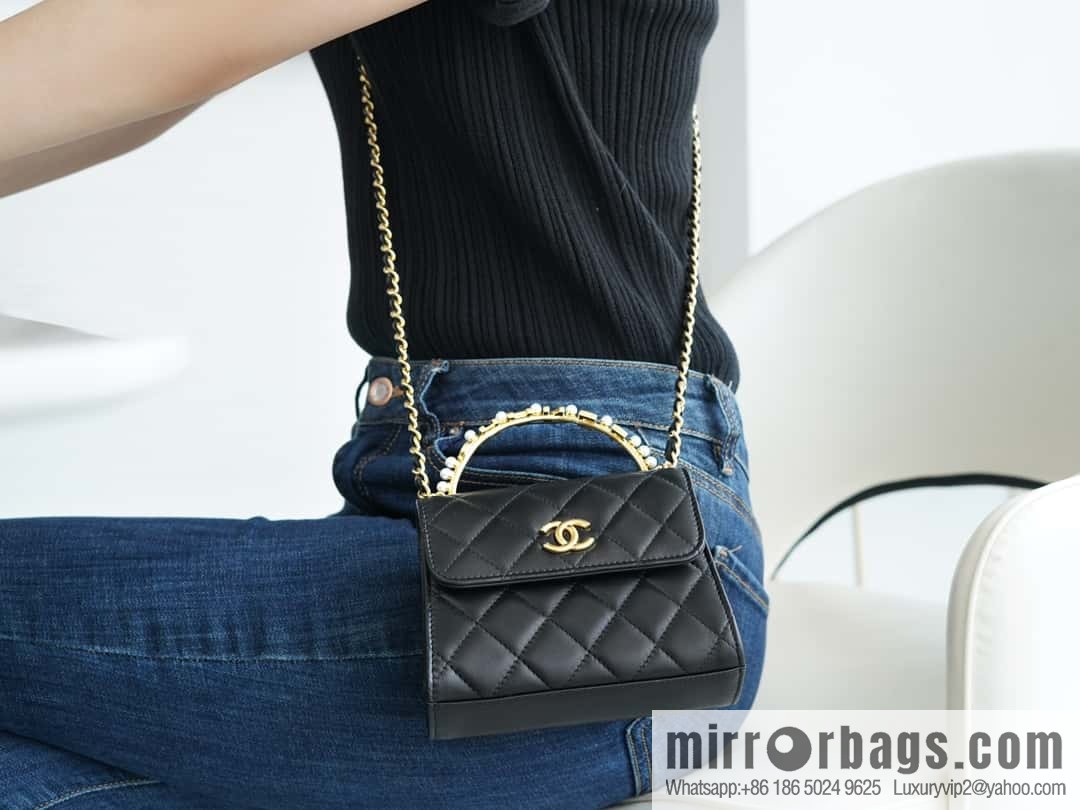 CHANEL B new autumn and winter, pearl Kelly handle chain bag AP3513