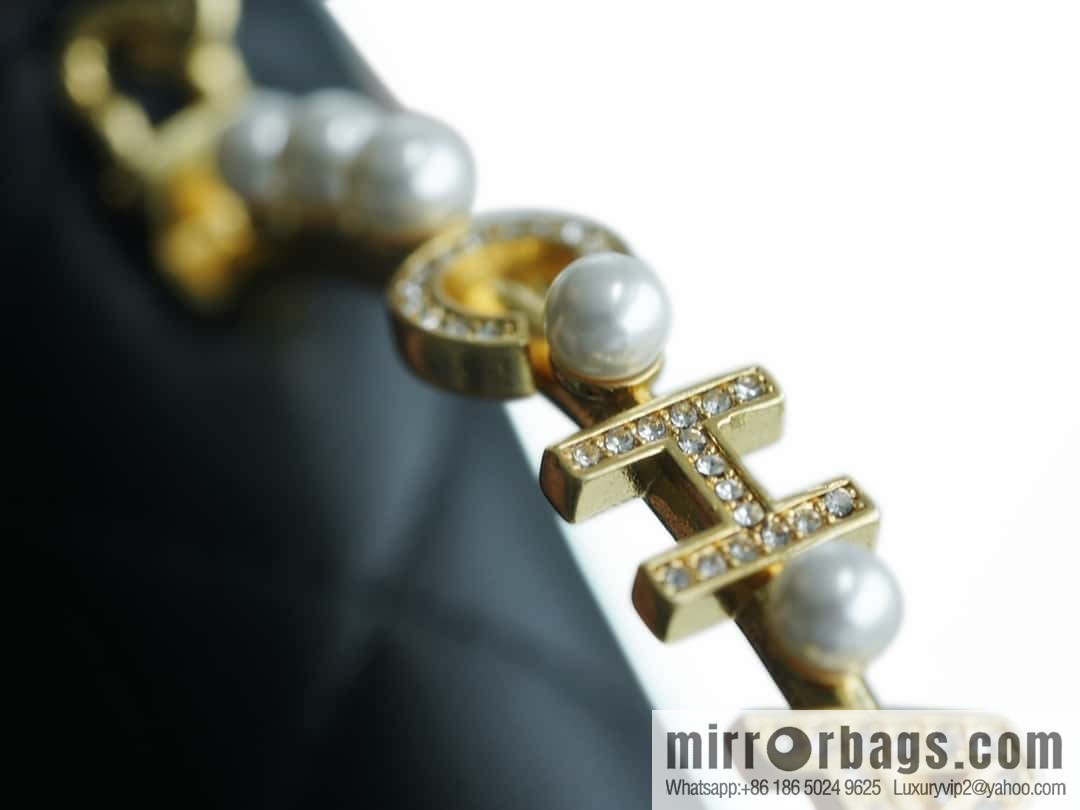 CHANEL B new autumn and winter, pearl Kelly handle chain bag AP3513