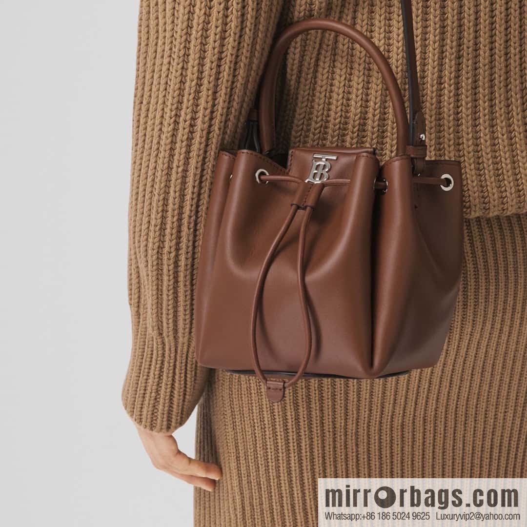 Burberry Burberry three-dimensional bucket bag caramel color