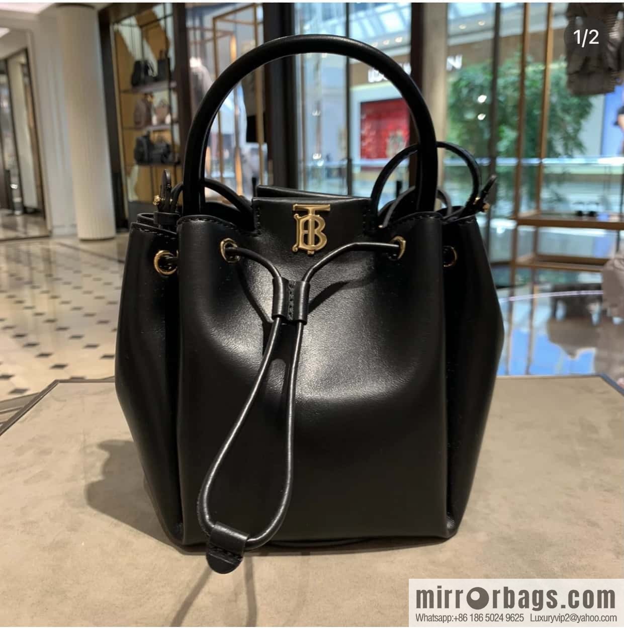 Burberry Burberry three-dimensional bucket bag black