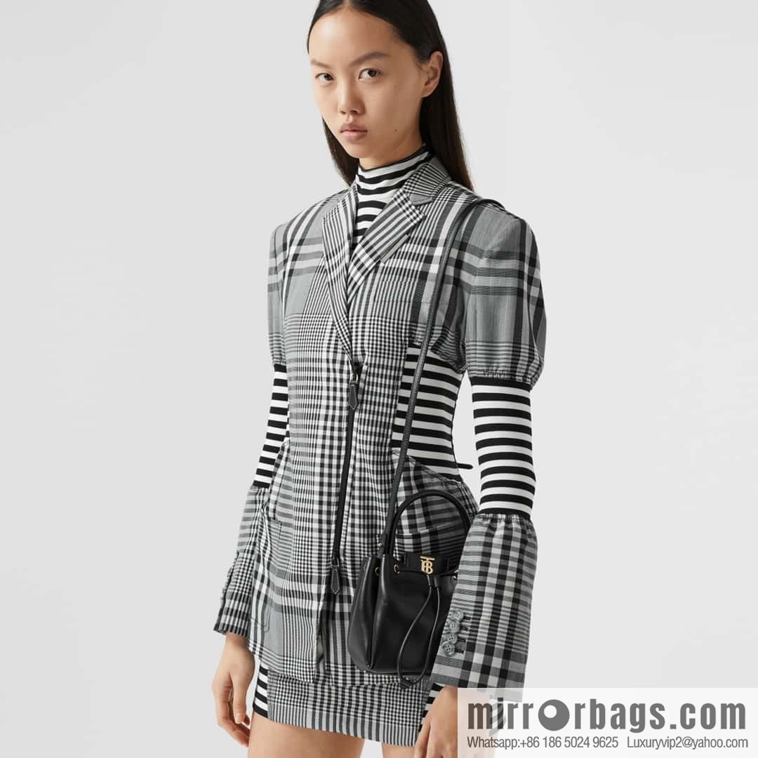 Burberry Burberry three-dimensional bucket bag black