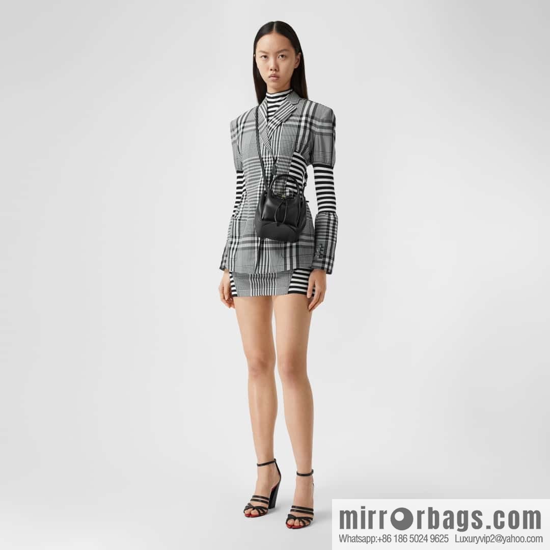 Burberry Burberry three-dimensional bucket bag black