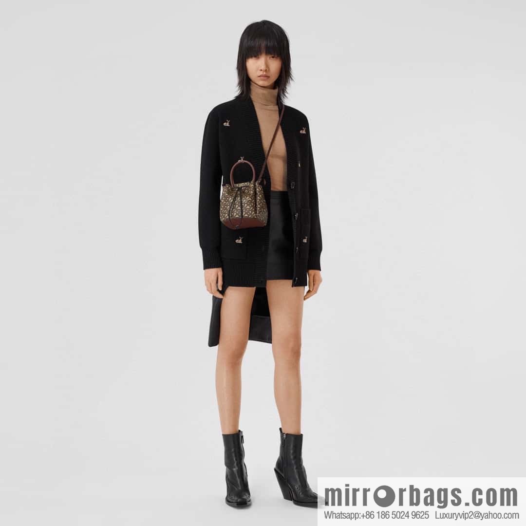 Burberry Burberry three-dimensional bucket bag printed