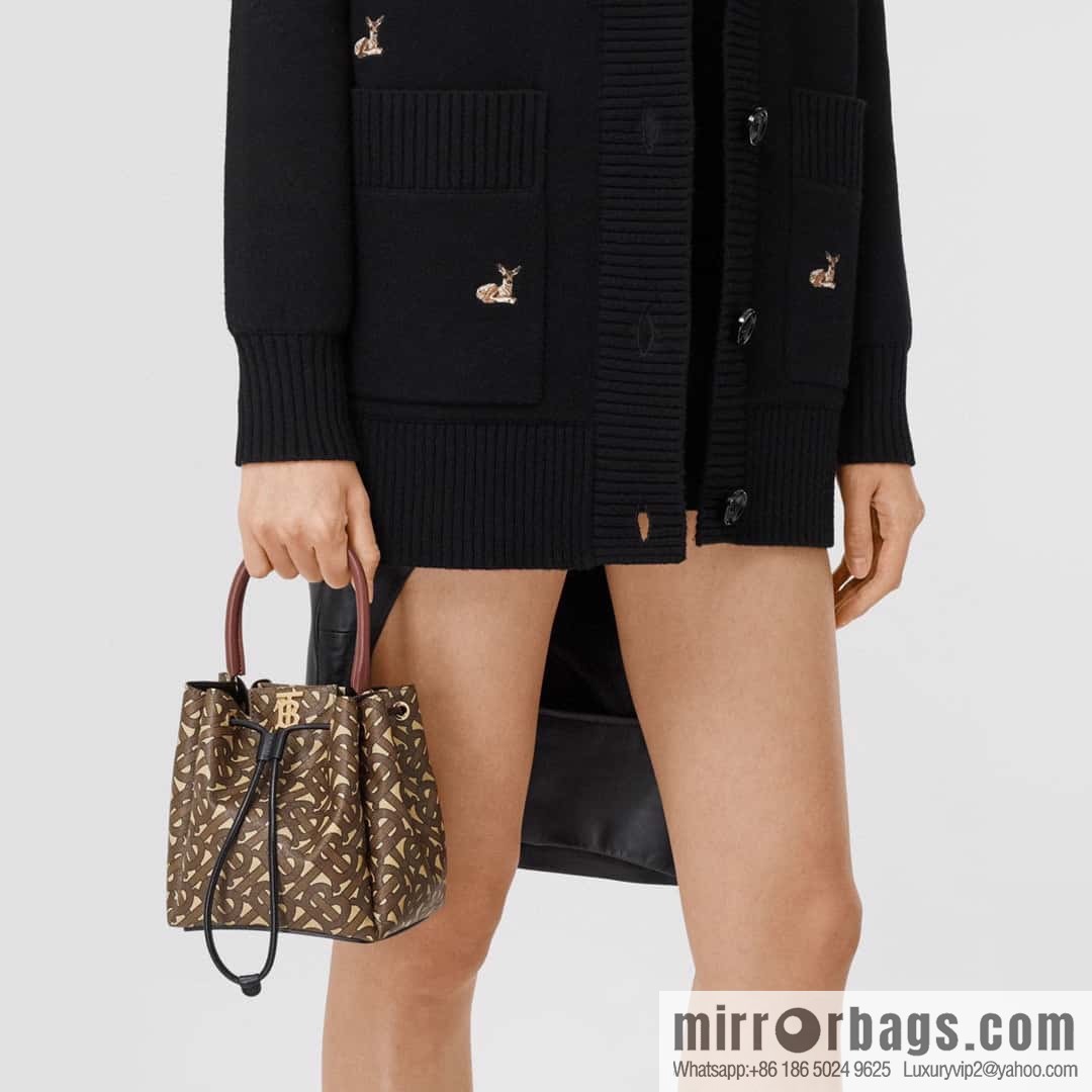 Burberry Burberry three-dimensional bucket bag printed