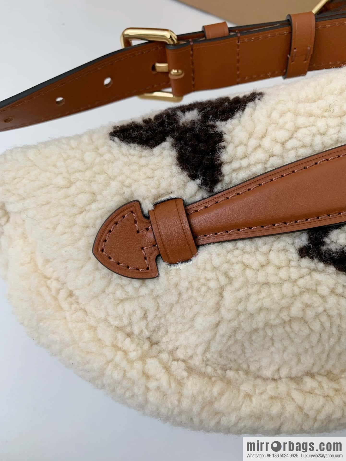 LV M23715 BUMBAG fanny pack