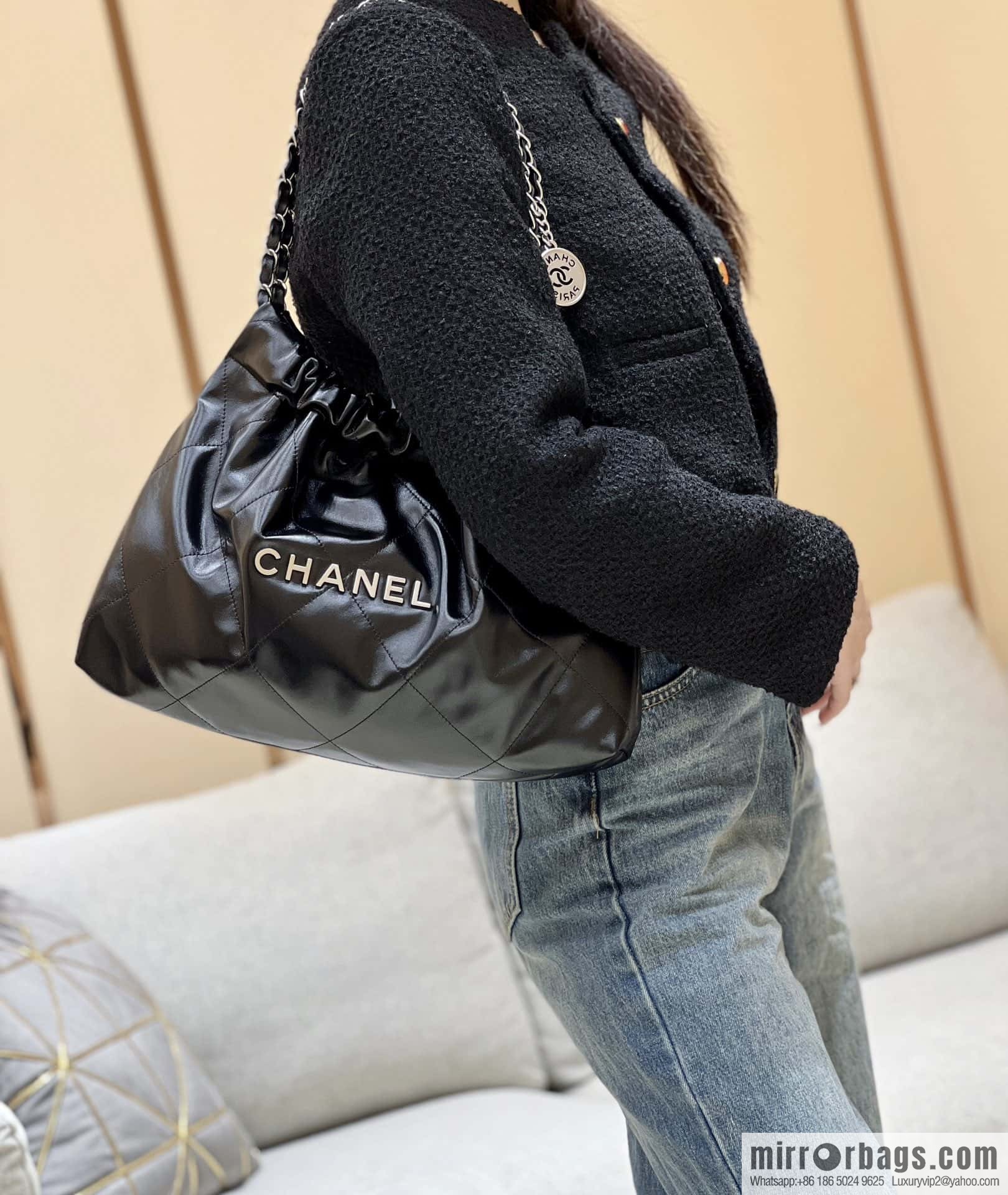 CHANEL 24C early spring vacation series 22 horizontal garbage bag AS4486 silver metal