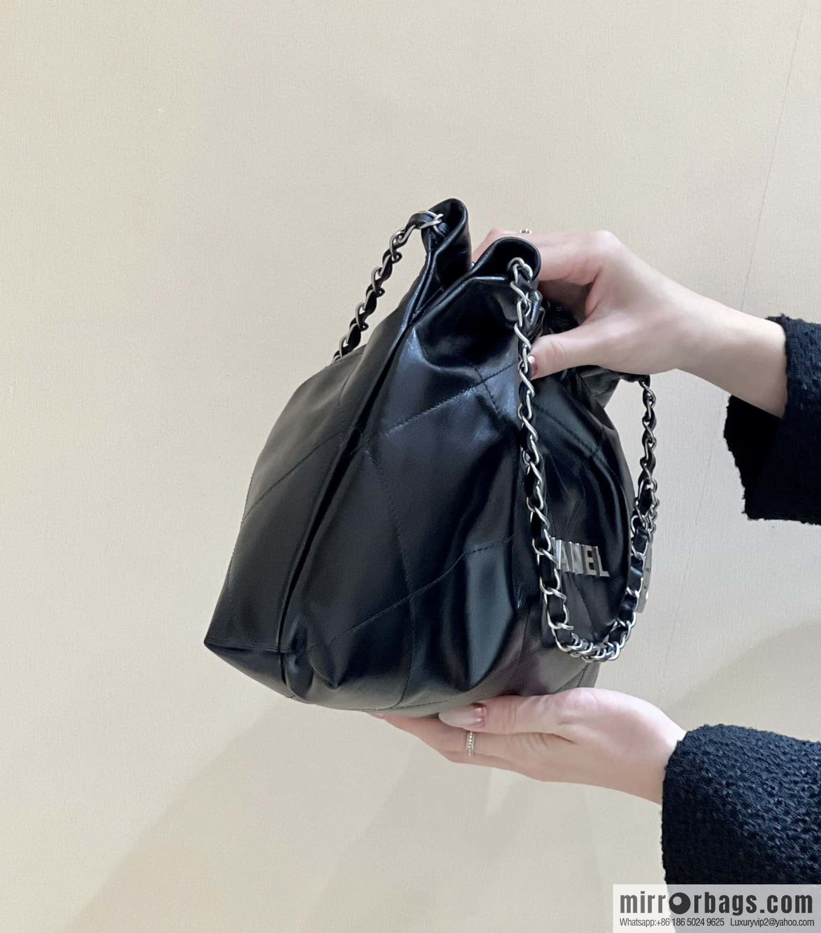 CHANEL 24C early spring vacation series 22 horizontal garbage bag AS4486 silver metal