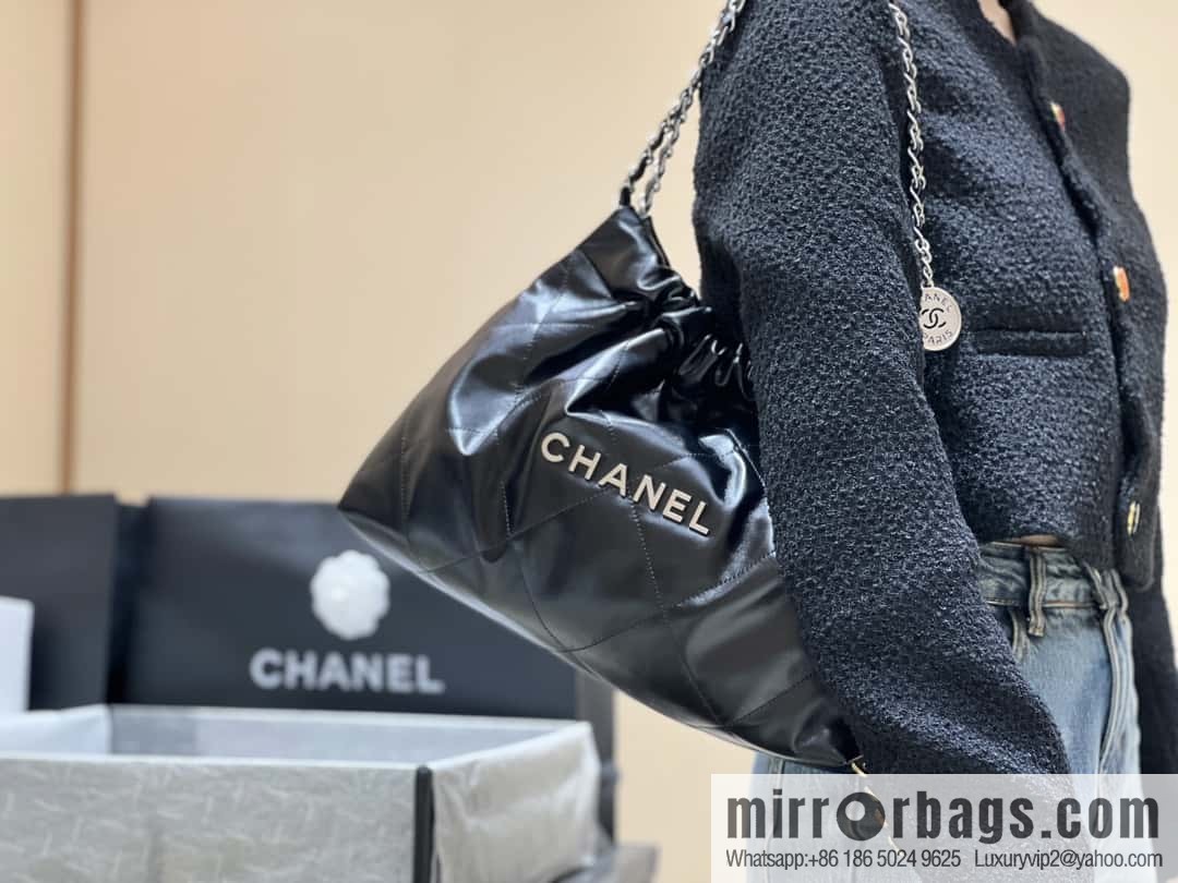 CHANEL 24C early spring vacation series 22 horizontal garbage bag AS4486 silver metal