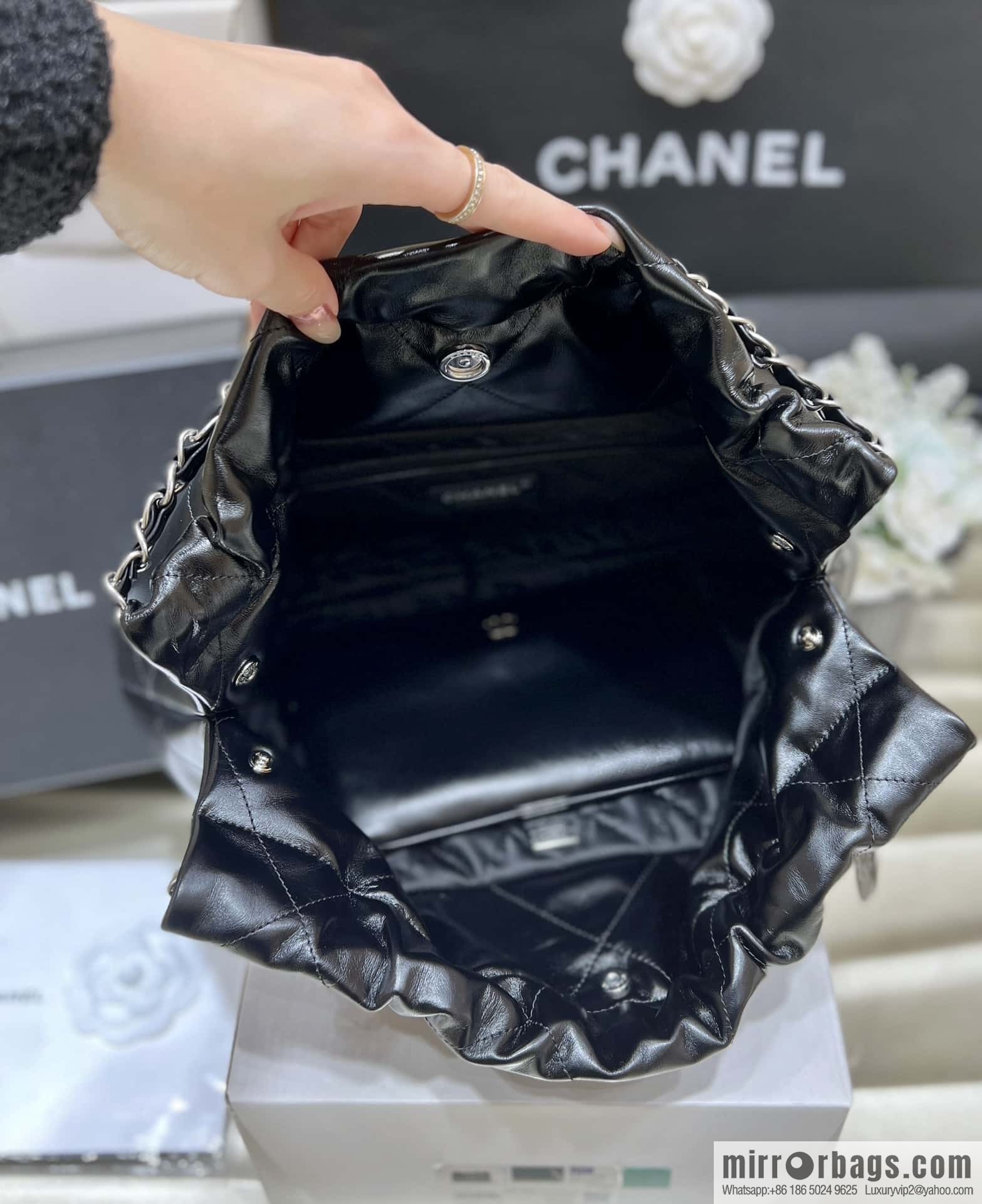 CHANEL 24C early spring vacation series 22 horizontal garbage bag AS4486 silver metal