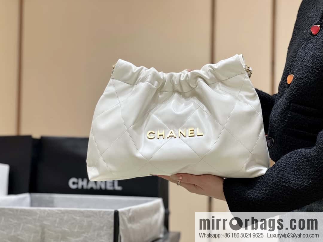 CHANEL 24C early spring vacation series 22 horizontal garbage bag AS4486 white/gold metal
