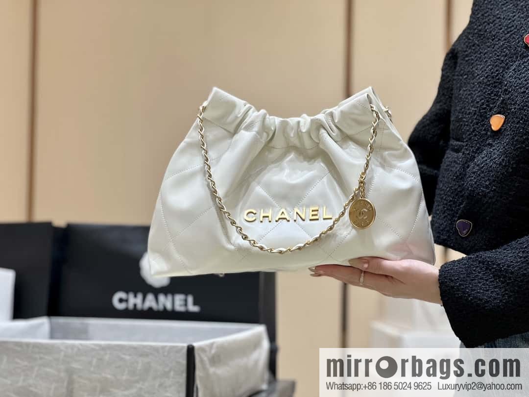 CHANEL 24C early spring vacation series 22 horizontal garbage bag AS4486 white/gold metal