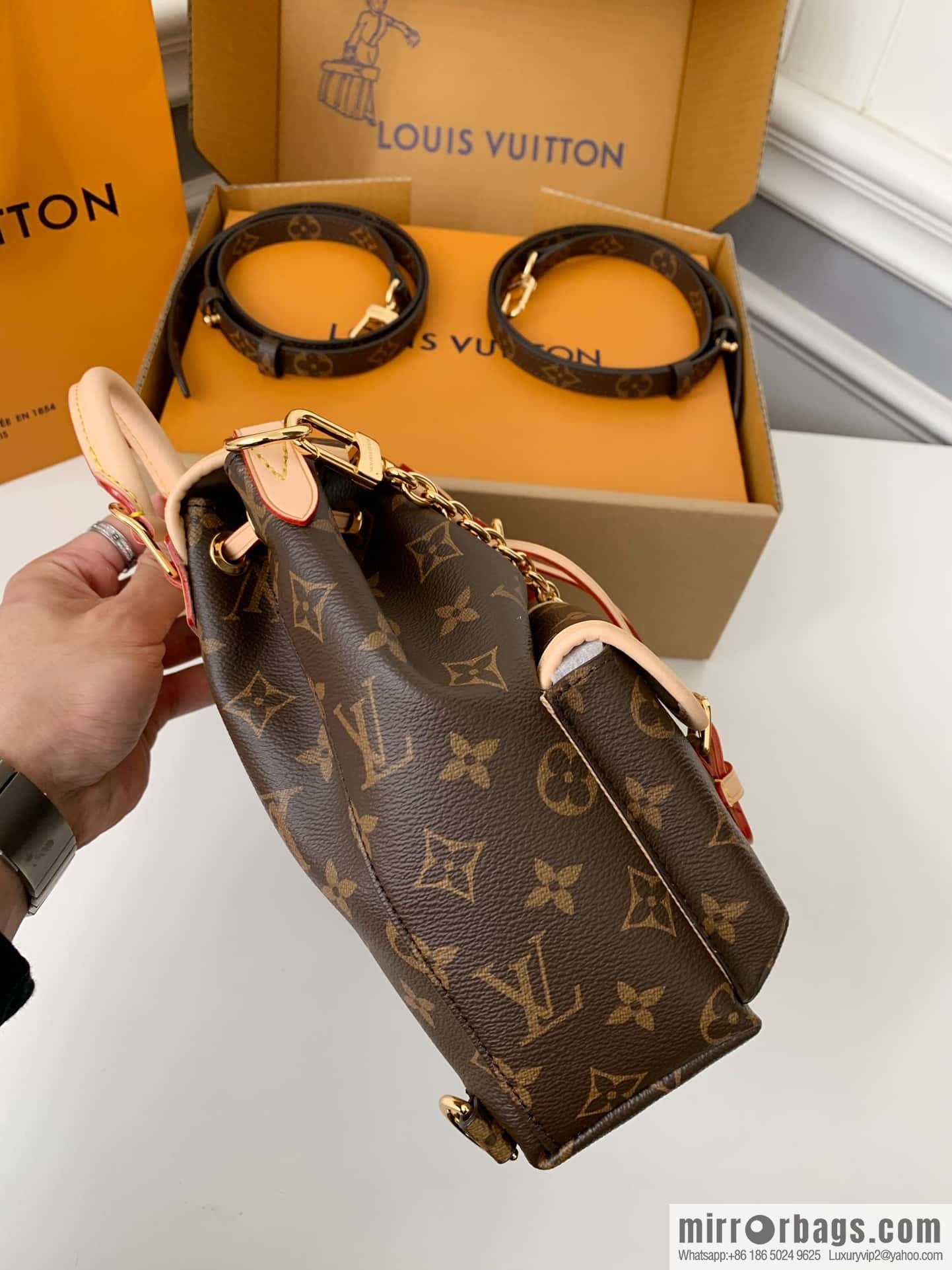 LV M46932 Excursion PM