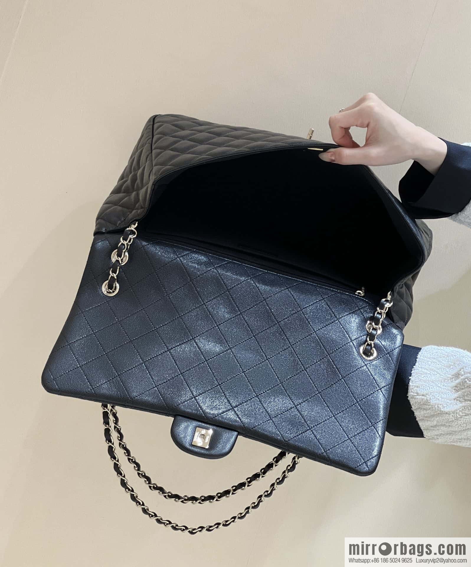CHANEL 24C early spring vacation series explosive oversized CF airport big bag AS4661