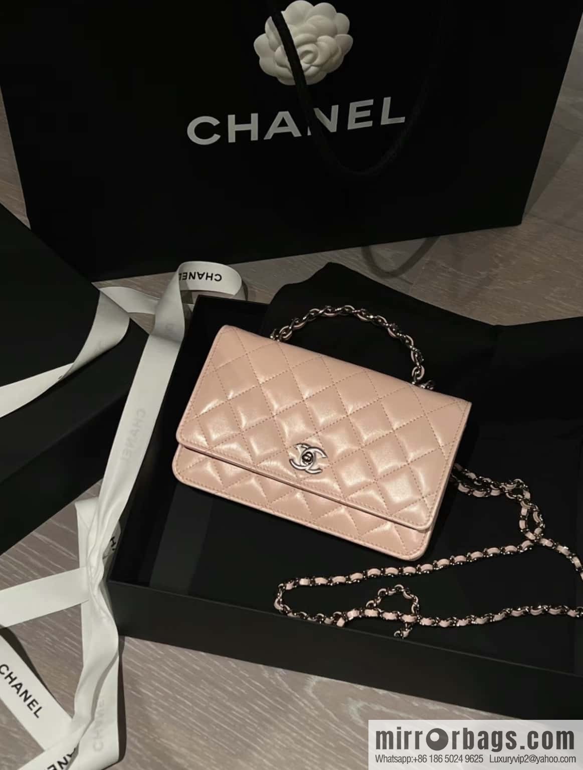 CHANEL 23K new rhinestone handle woc AP3645 pink