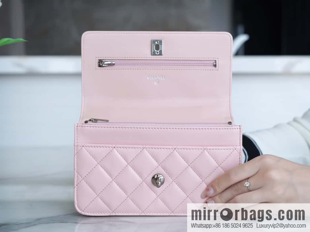 CHANEL 23K new rhinestone handle woc AP3645 pink