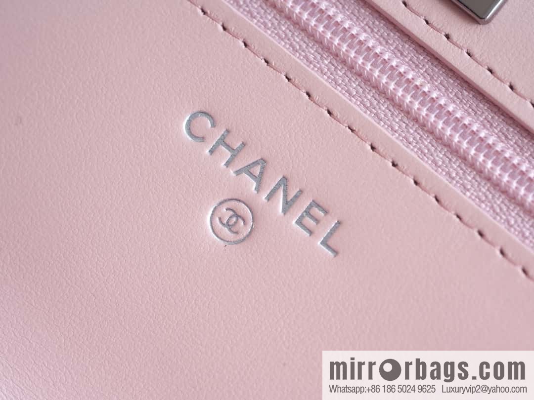 CHANEL 23K new rhinestone handle woc AP3645 pink