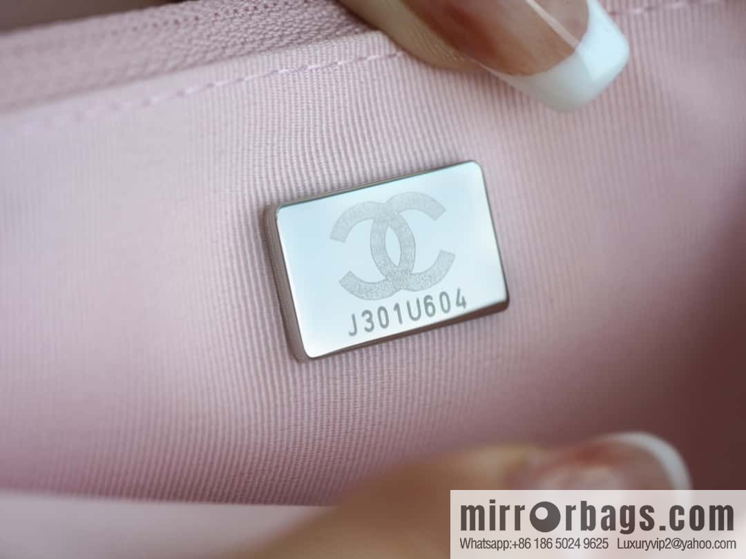 CHANEL 23K new rhinestone handle woc AP3645 pink