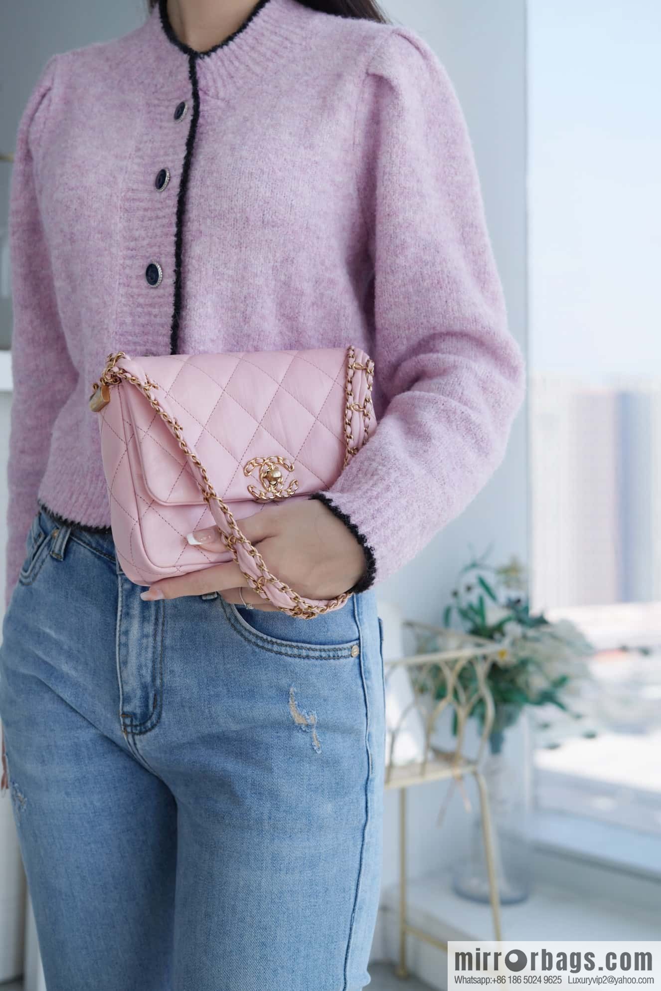 CHANEL 23k autumn and winter series 19 wide shoulder strap cover bag AS4423 pink