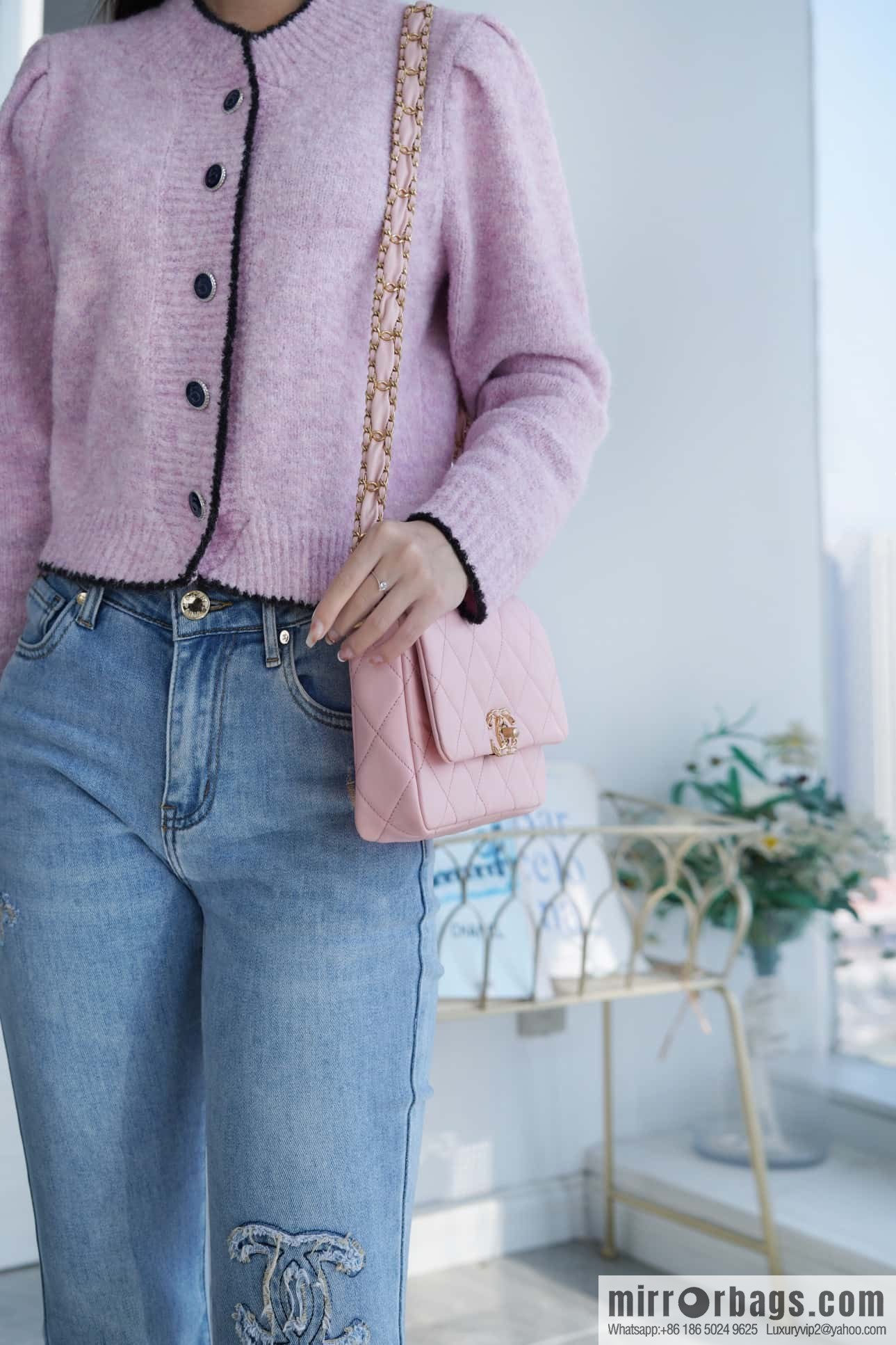 CHANEL 23k autumn and winter series 19 wide shoulder strap cover bag AS4423 pink